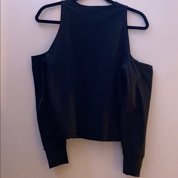 Cold shoulder top - Picture 4 of 4